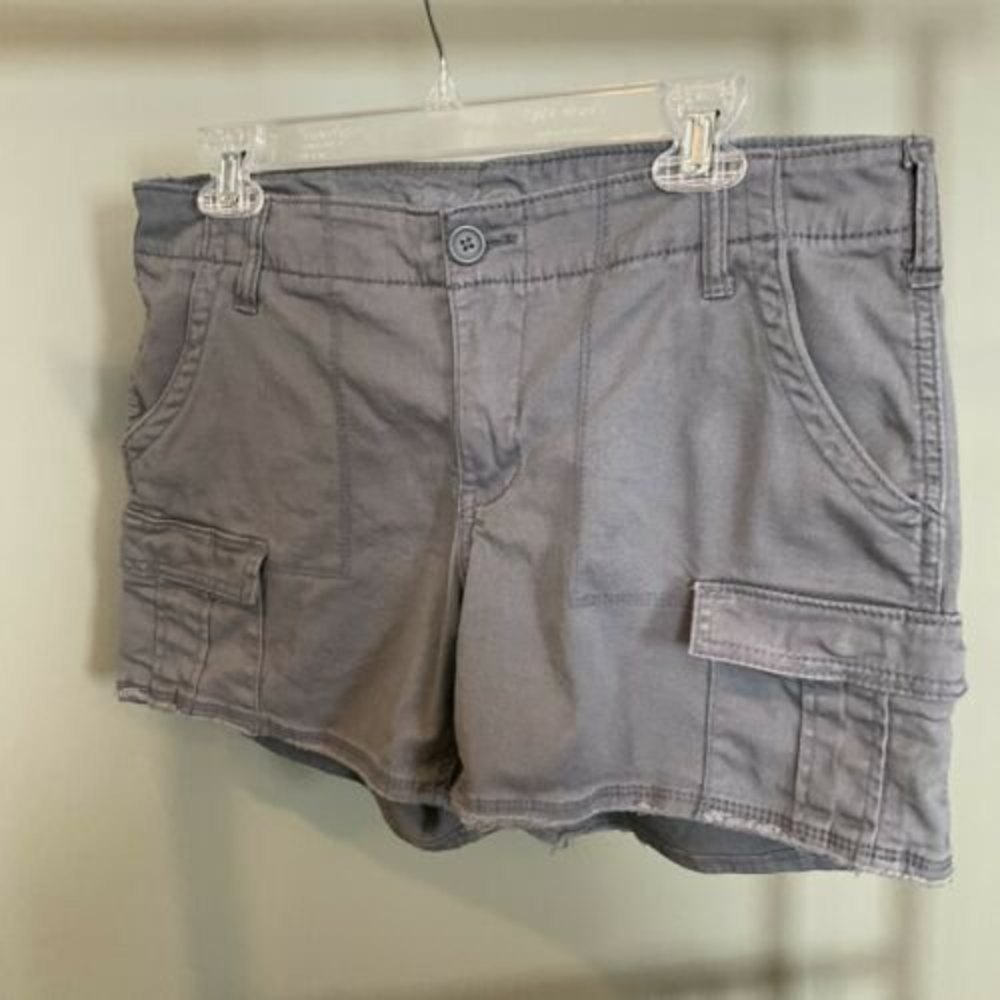 Faded Glory Women's Green Shorts Size 12 Six Pocket Cotton/Spandex